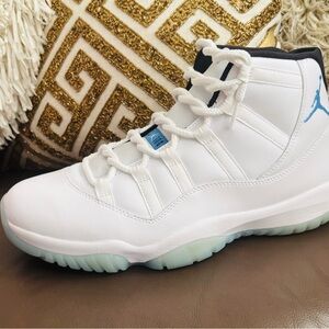 Air Jordan 11 Retro White Legend